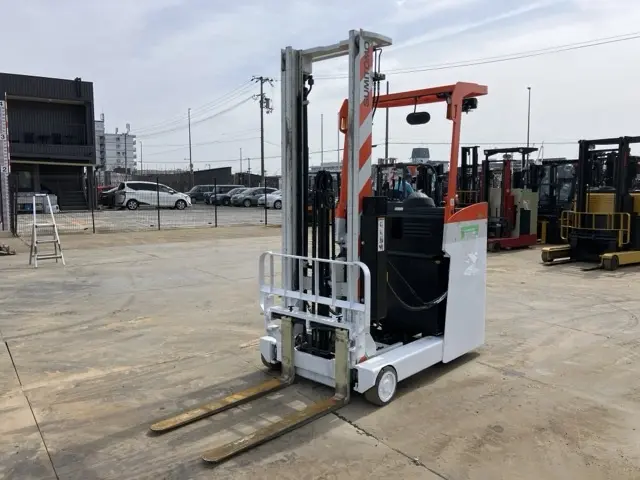 Reach Forklift