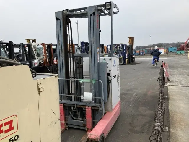 Reach Forklift