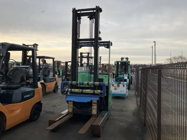 Reach Forklift