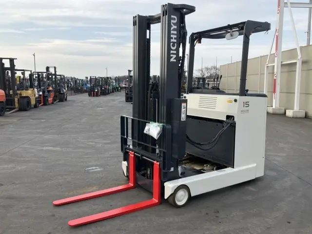 Reach Forklift