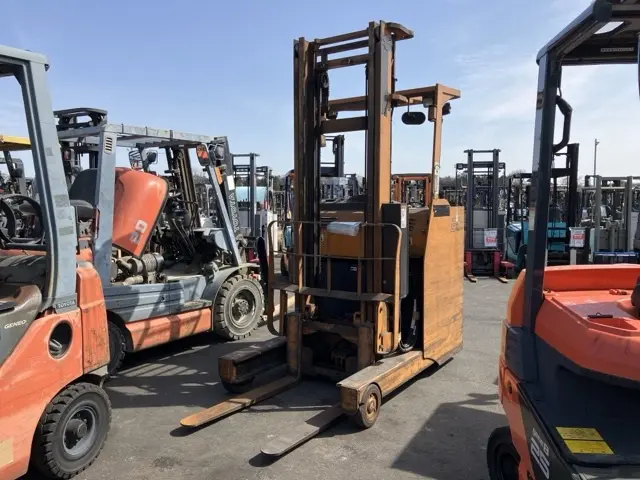 Reach Forklift