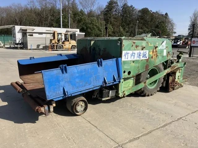 Asphalt finisher