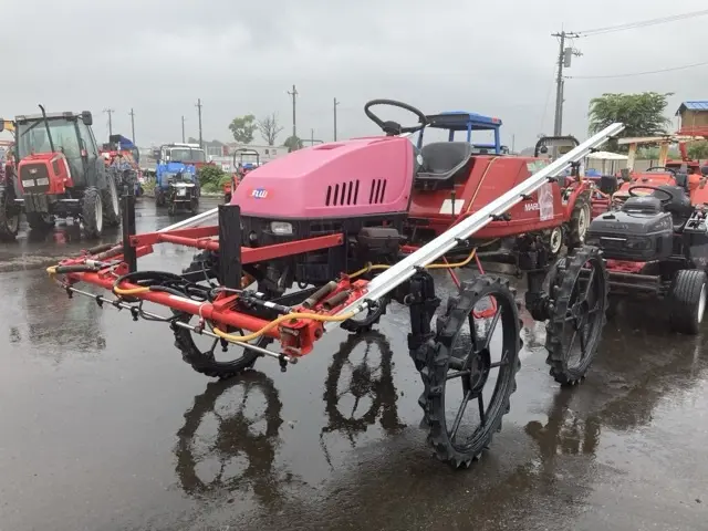 HIGH CLEARANCE BOOM SPRAYER