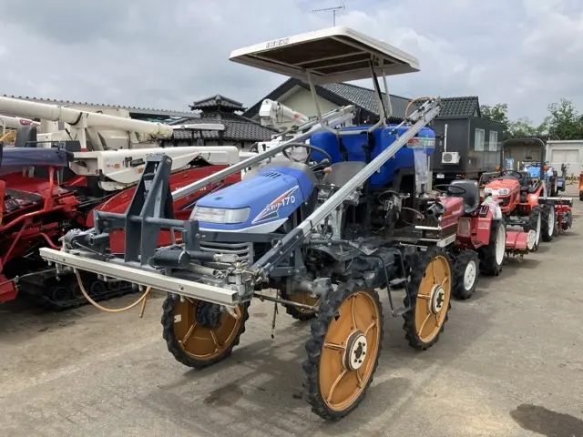 HIGH CLEARANCE BOOM SPRAYER