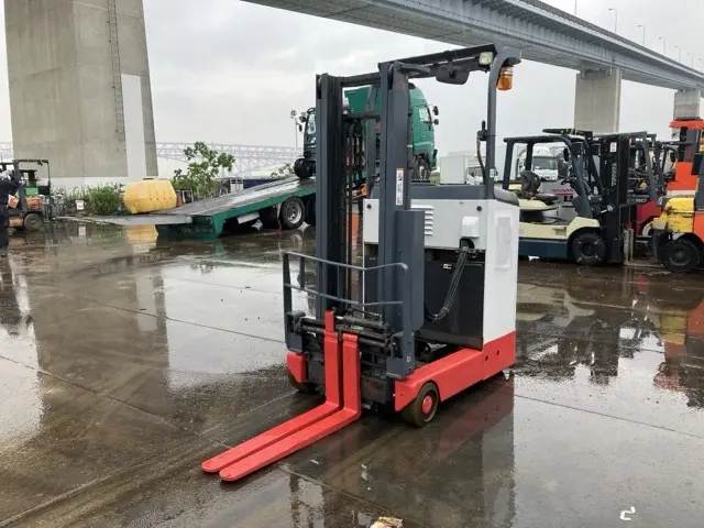 Reach Forklift