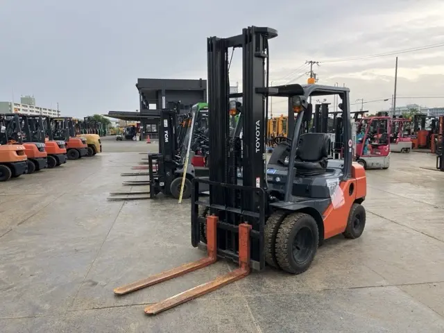 Forklift