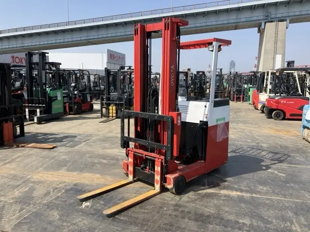 Reach Forklift