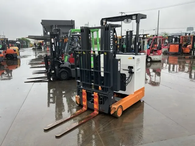 Reach Forklift