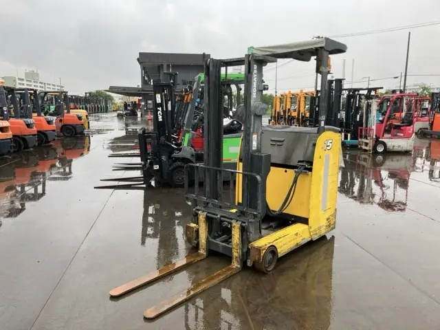 Reach Forklift