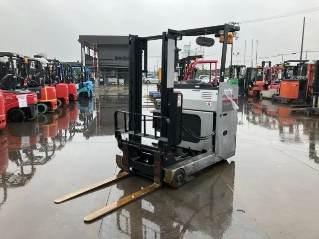 Reach Forklift
