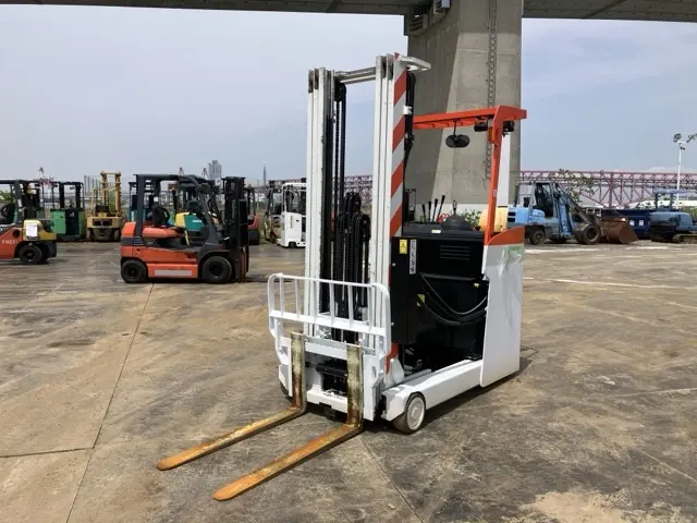 Reach Forklift