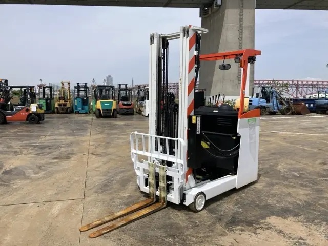 Reach Forklift