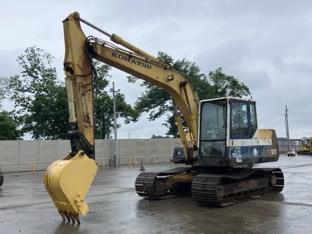 EXCAVATOR