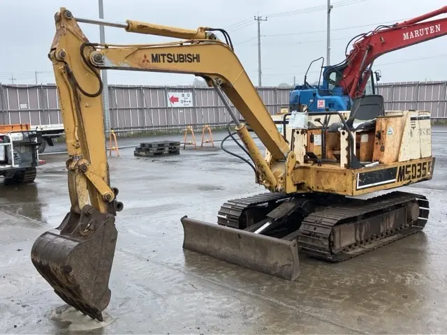 MINI EXCAVATOR