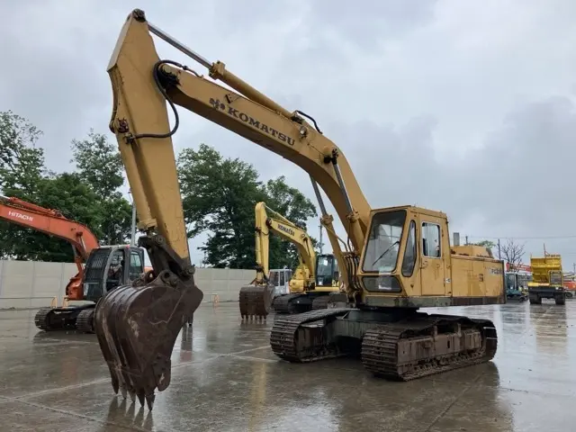 EXCAVATOR