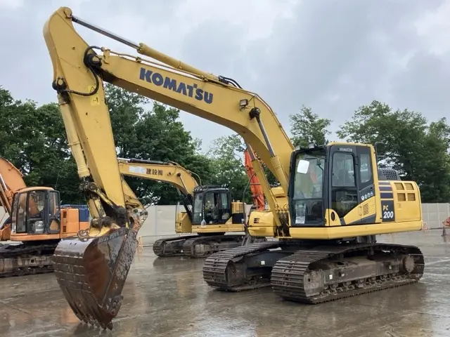 EXCAVATOR