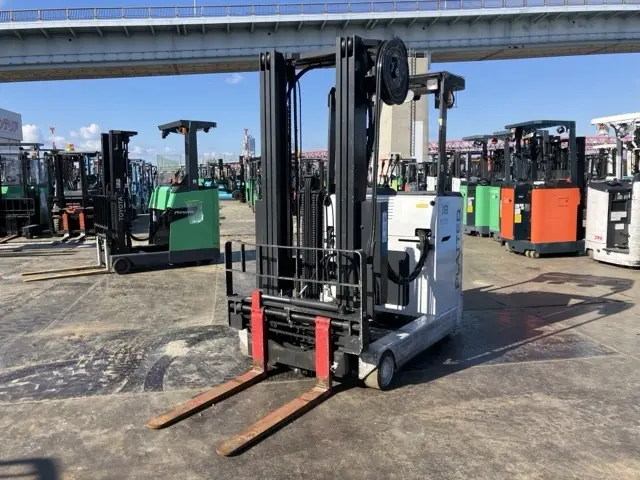 Reach Forklift