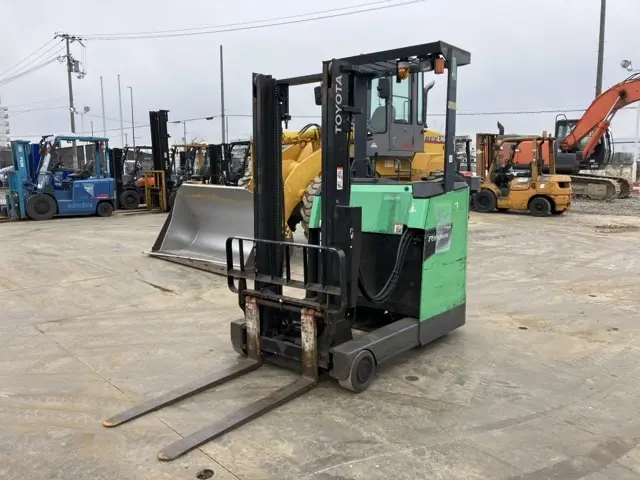 Reach Forklift
