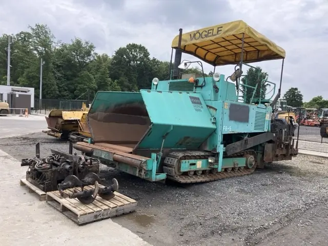 Asphalt finisher