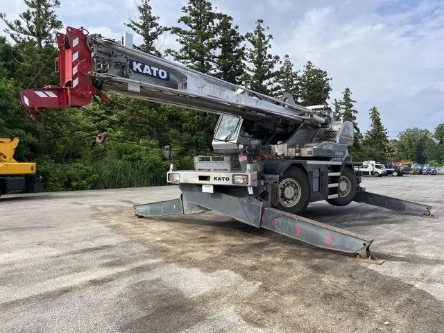 Rough Terrain Crane