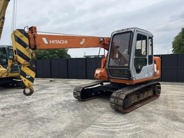 CRAWLER CRANE