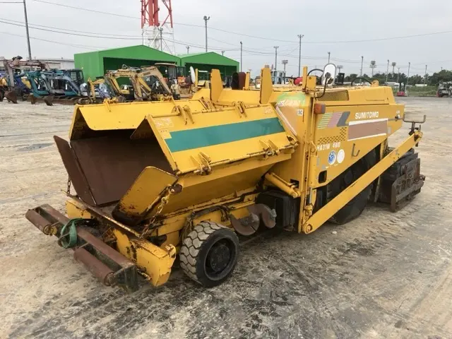 Asphalt finisher