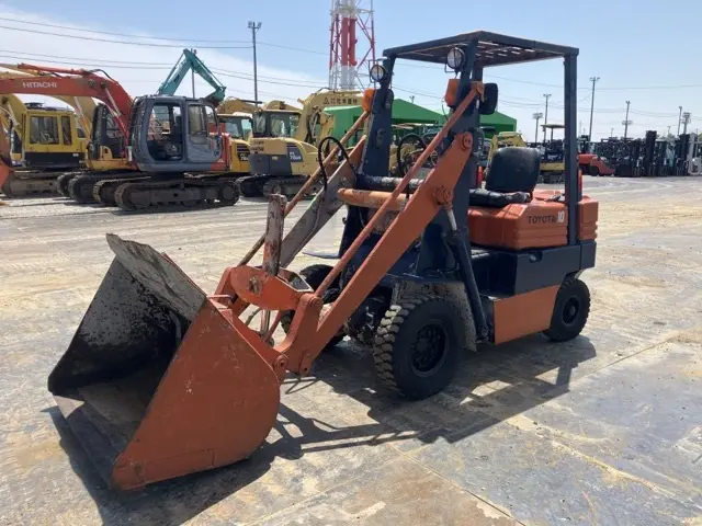 SHOVEL LOADER