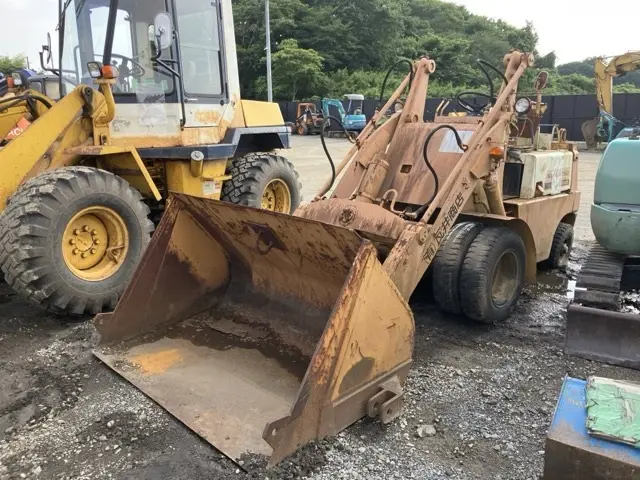 SHOVEL LOADER
