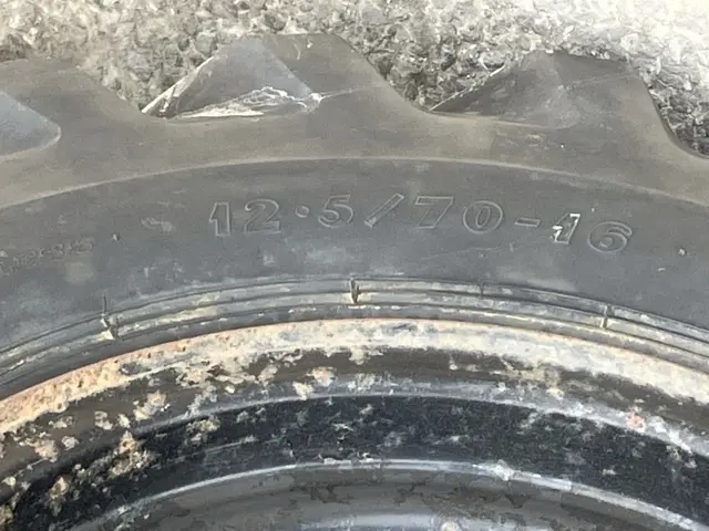 Xúc lật mini No.119 - 12
