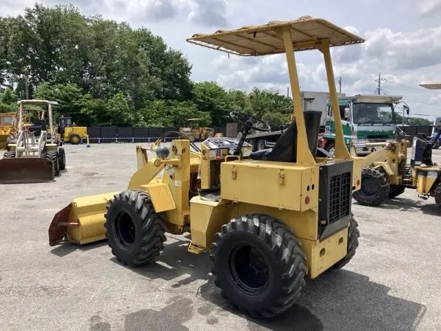 Xúc lật mini No.119 - 3