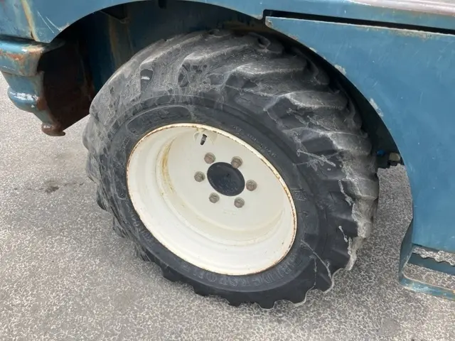 Xúc lật mini No.181 - 12