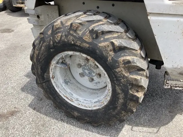 Xúc lật mini No.217 - 11