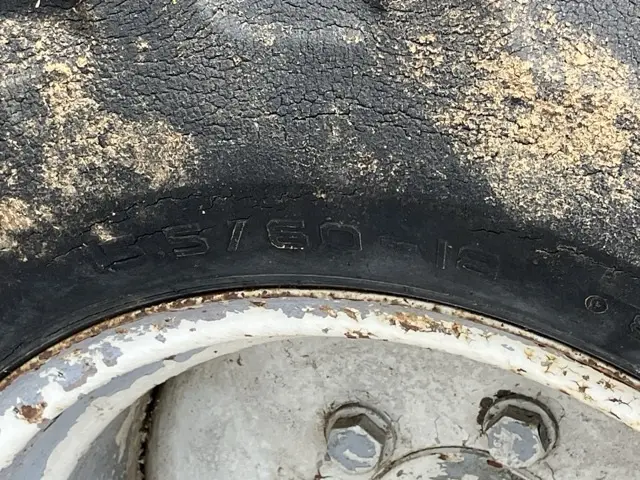 Xúc lật mini No.217 - 12