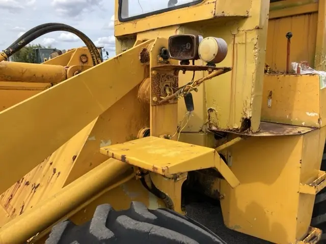 Xúc lật mini No.221 - 24