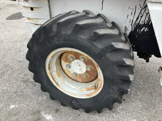 Xúc lật mini No.230 - 11