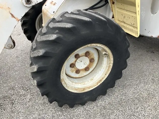 Xúc lật mini No.230 - 8