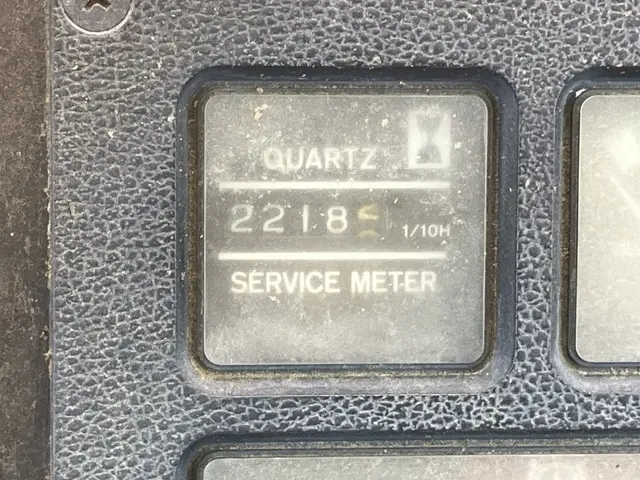 Xúc lật mini No.235 - 16