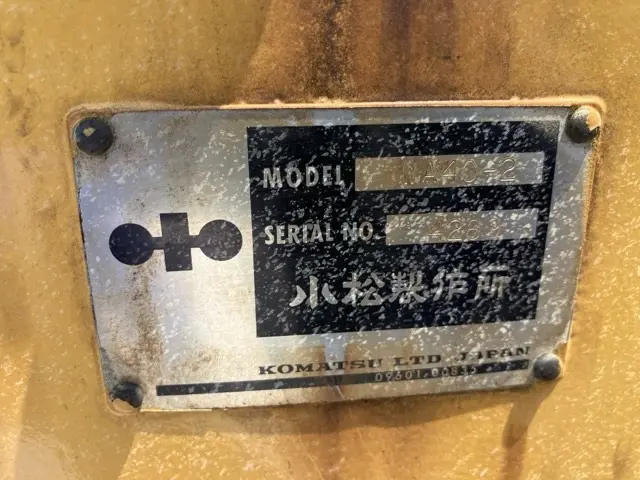 Xúc lật mini No.235 - 4