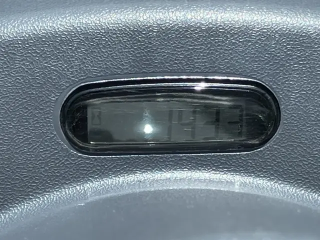Xúc lật mini No.236 - 17