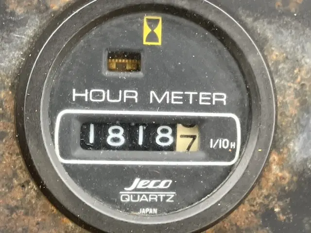 Xúc lật mini No.240 - 16