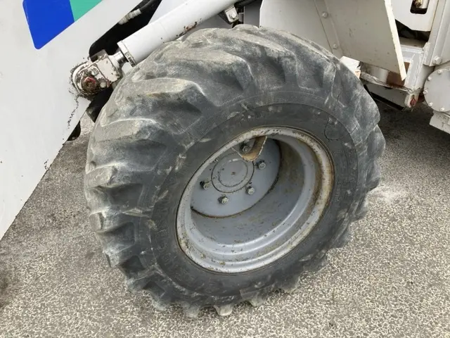 Xúc lật mini No.240 - 8