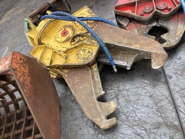 Máy cắt No.3178