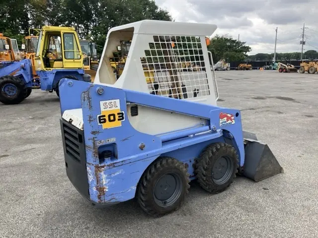Xúc lật mini No.318 - 2