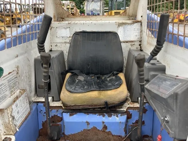 Xúc lật mini No.323 - 11
