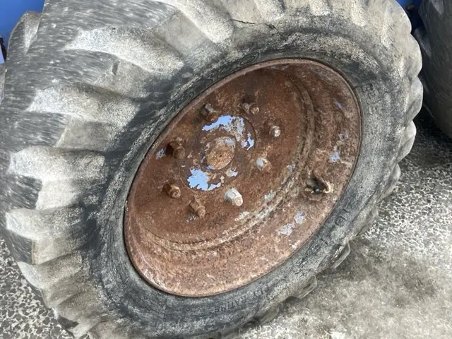 Xúc lật mini No.323 - 14
