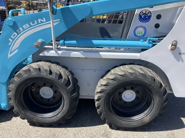 Xúc lật mini No.470 - 7