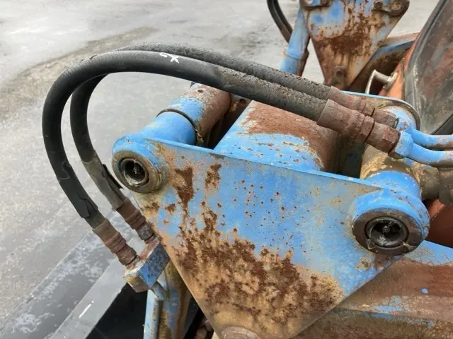 Xúc lật mini No.484 - 16
