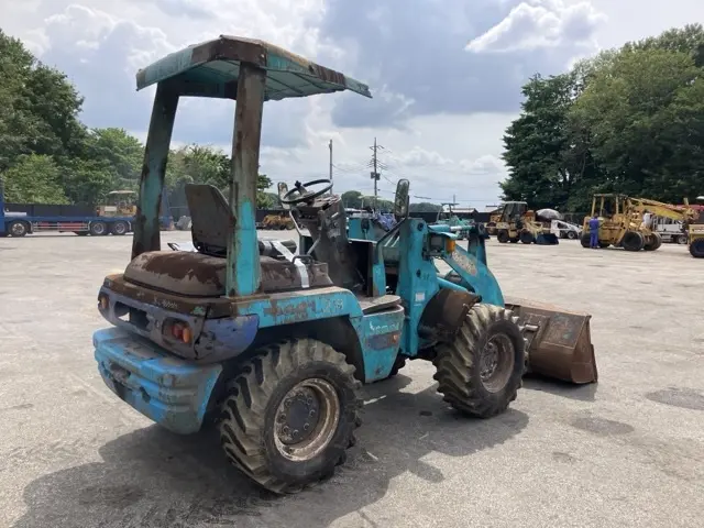 Xúc lật mini No.82 - 2