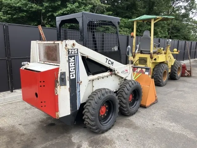 Xúc lật mini No.837 - 2