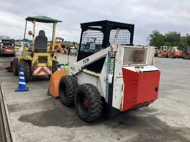 Xúc lật mini No.837 - 3